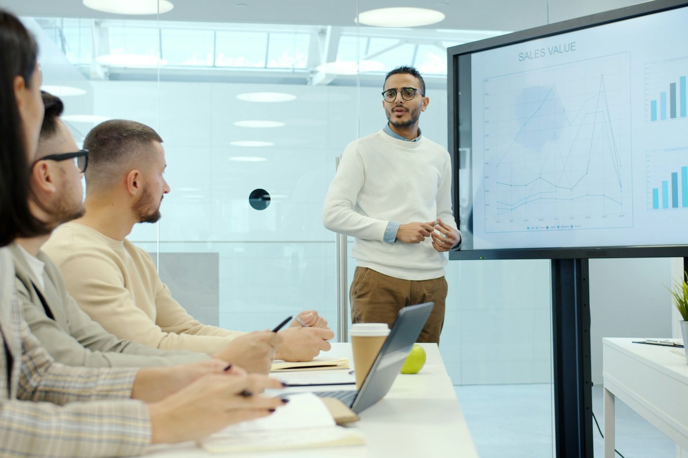 Conversemos: contacto y acompañamiento profesional